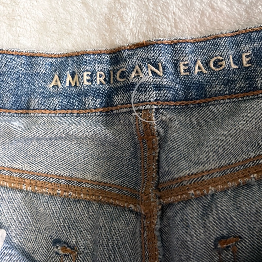 AE High Rise Jean Short - Picture 4 of 5